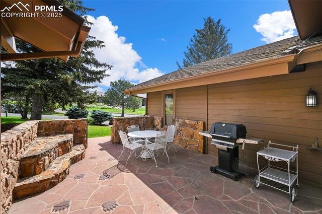 1282 Hill Circle
