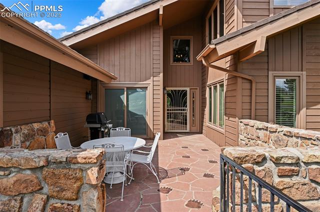 1282 Hill Circle