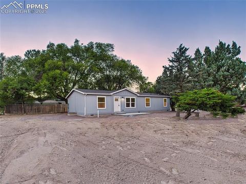 Photo of 290 E Kipling Drive, Pueblo, CO 81007 (MLS # 8658938) Photo of 290 E Kipling Drive, Pueblo, CO 81007 (MLS # 8658938)