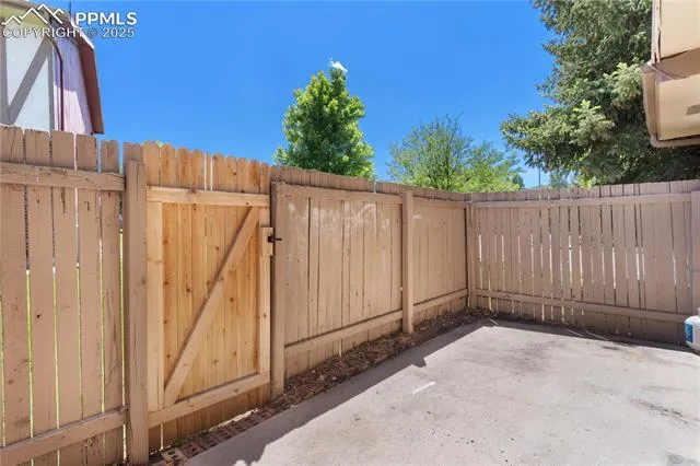 Colorado Springs, Colorado 80918, United States, 3 Bedrooms Bedrooms, ,2 BathroomsBathrooms,Residential,Active,152956