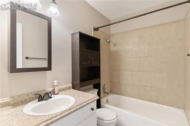 Colorado Springs, Colorado 80918, United States, 3 Bedrooms Bedrooms, ,2 BathroomsBathrooms,Residential,Active,152956