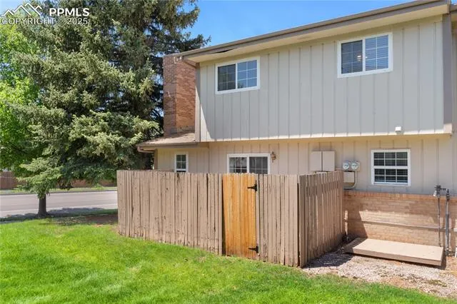 Colorado Springs, Colorado 80918, United States, 3 Bedrooms Bedrooms, ,2 BathroomsBathrooms,Residential,Active,152956