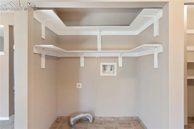 Colorado Springs, Colorado 80918, United States, 3 Bedrooms Bedrooms, ,2 BathroomsBathrooms,Residential,Active,152956