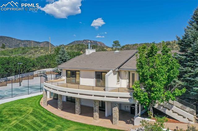 3572 White Bear Point