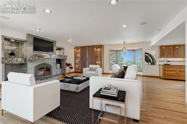 3572 White Bear Point