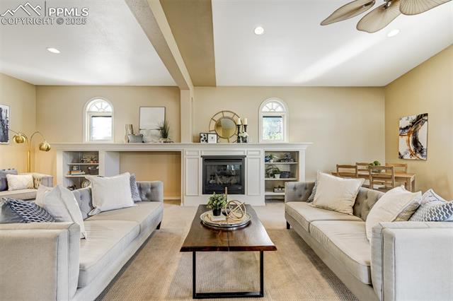 660 Pony Lane