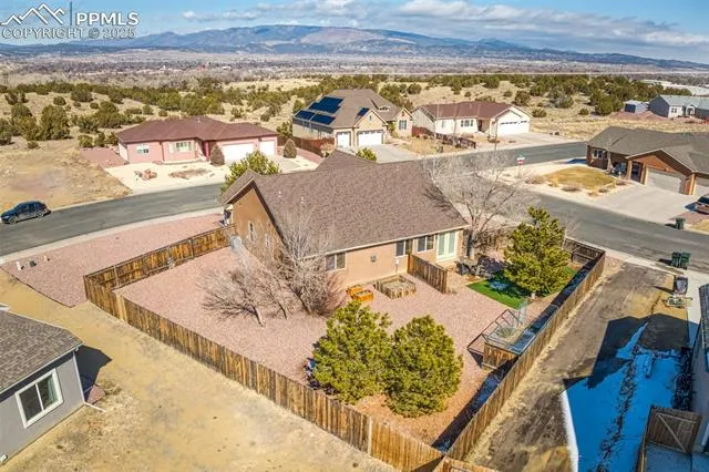 Canon City, Colorado 81212, United States, 3 Bedrooms Bedrooms, ,2 BathroomsBathrooms,Residential,Active,59