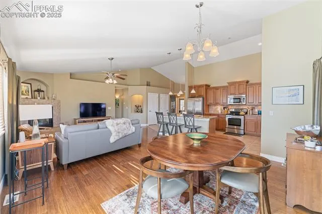 Canon City, Colorado 81212, United States, 3 Bedrooms Bedrooms, ,2 BathroomsBathrooms,Residential,Active,59