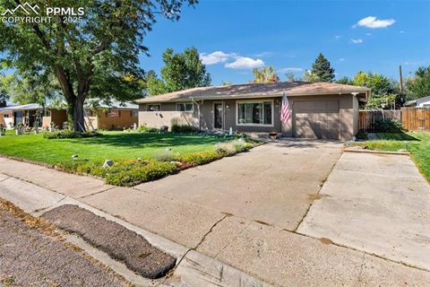 Photo of 522 Cypress Drive, Colorado Springs, CO 80911 (MLS # 2902071)