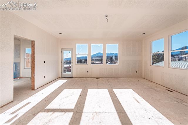 205 W Henrietta Avenue