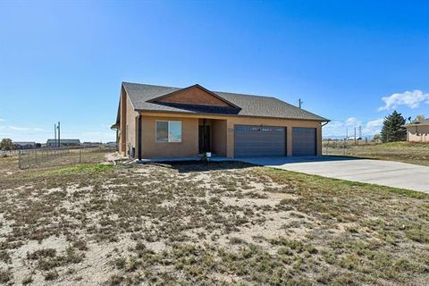 Photo of 1140 E Dove Creek Drive, Pueblo, CO 81007 (MLS # R12698814)