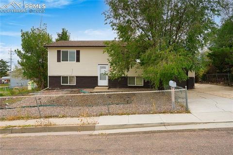 Photo of 1965 S Chamberlin, Colorado Springs, CO 80906 (MLS # 8889389)