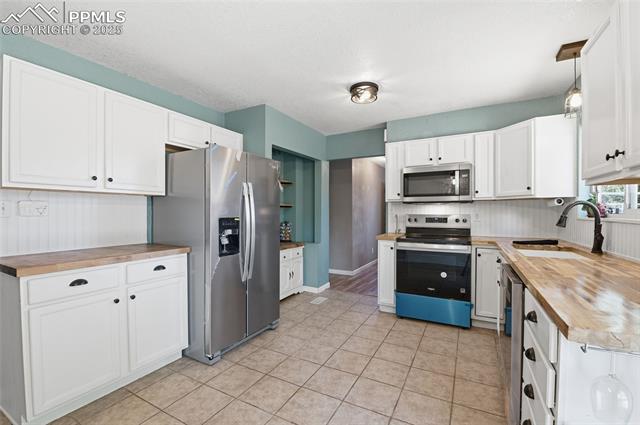 7225 Caballero Avenue