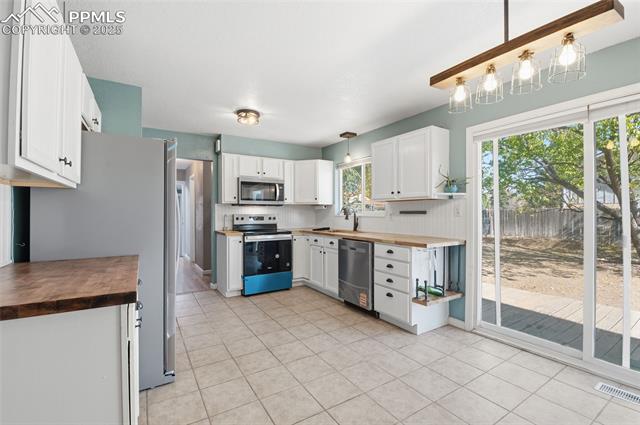 7225 Caballero Avenue