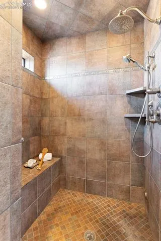 Colorado Springs, Colorado 80919, United States, 5 Bedrooms Bedrooms, ,5 BathroomsBathrooms,Residential,Pending,91874