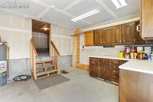 Colorado Springs, Colorado 80919, United States, 5 Bedrooms Bedrooms, ,5 BathroomsBathrooms,Residential,Pending,91874