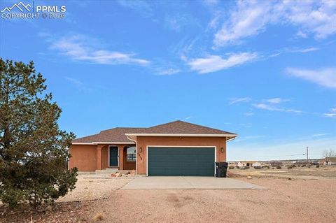 Photo of 1313 N Blue Lake Lane, Pueblo, CO 81007 (MLS # 3338296)