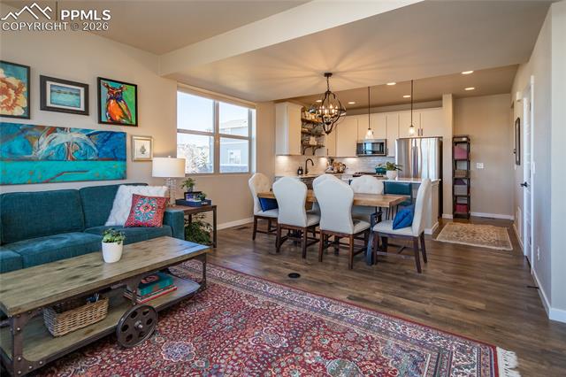 10942 Dusk Sky Point