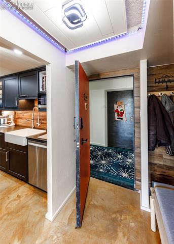 411 Lakewood Circle C706