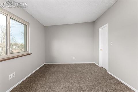 Tiny photo for 824 London Green Way, Colorado Springs, CO 80906 (MLS # 2613377)