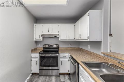 Tiny photo for 824 London Green Way, Colorado Springs, CO 80906 (MLS # 2613377)