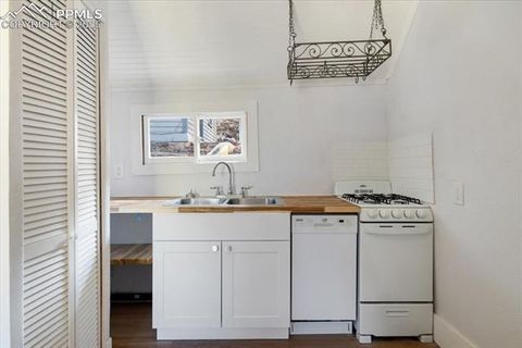Tiny photo for 125 Ruxton Avenue, Manitou Springs, CO 80829 (MLS # 9383758)