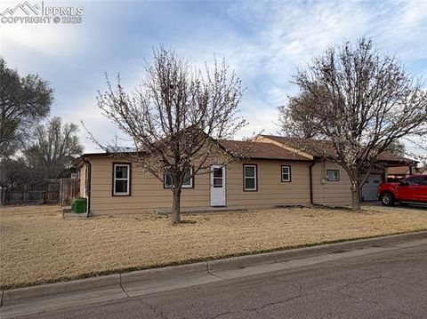 Photo of 711 S 3rd Street, Lamar, CO 81052 (MLS # 9227170)