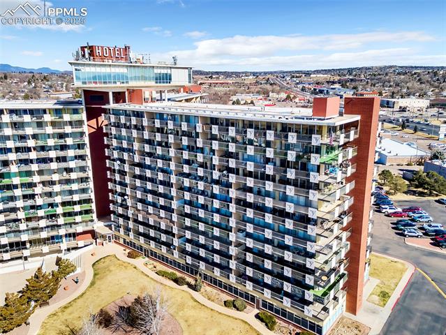 411 Lakewood Circle B1109