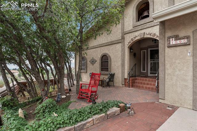 1595 Oak Hills Drive