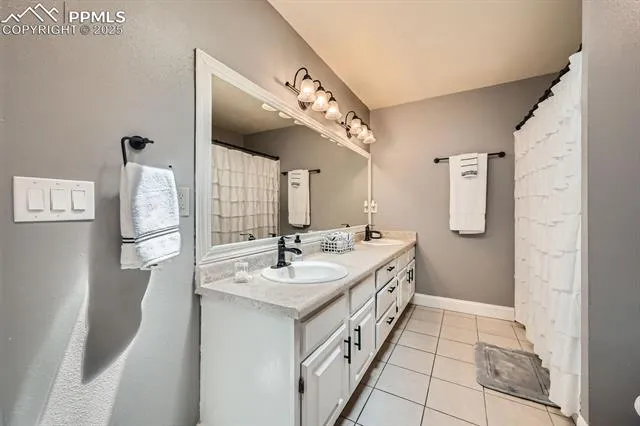 Colorado Springs, Colorado 80906, United States, 5 Bedrooms Bedrooms, ,3 BathroomsBathrooms,Residential,Active,104192