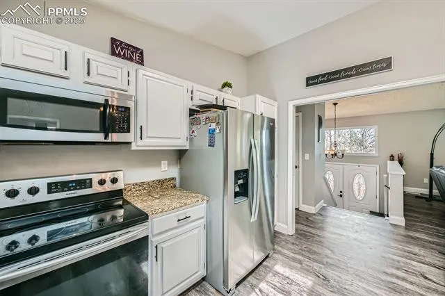 Colorado Springs, Colorado 80906, United States, 5 Bedrooms Bedrooms, ,3 BathroomsBathrooms,Residential,Active,104192