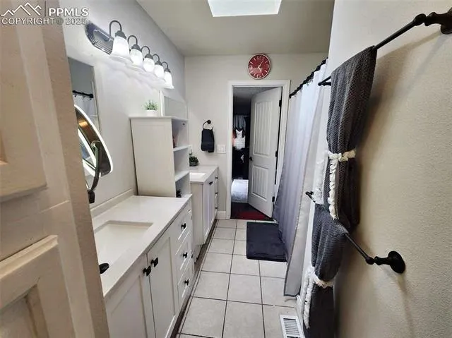 Colorado Springs, Colorado 80906, United States, 5 Bedrooms Bedrooms, ,3 BathroomsBathrooms,Residential,Active,104192