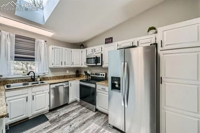 Colorado Springs, Colorado 80906, United States, 5 Bedrooms Bedrooms, ,3 BathroomsBathrooms,Residential,Active,104192