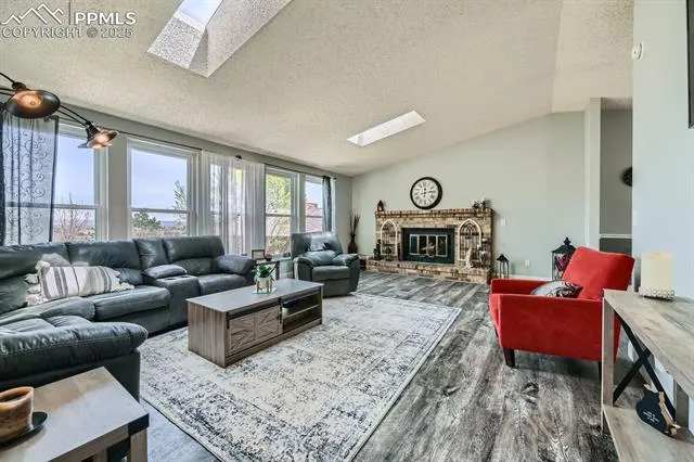 Colorado Springs, Colorado 80906, United States, 5 Bedrooms Bedrooms, ,3 BathroomsBathrooms,Residential,Active,104192