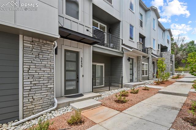 3439 Berg Point