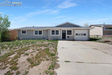 Photo of 208 Davie Drive, Colorado Springs, CO 80911 (MLS # 4408325) Photo of 208 Davie Drive, Colorado Springs, CO 80911 (MLS # 4408325)