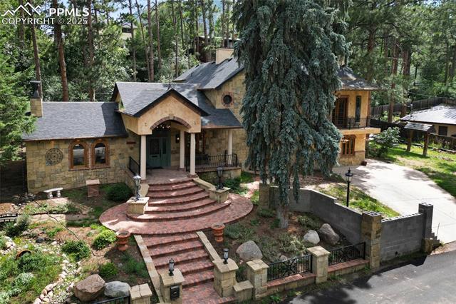 1815 Pine Grove Avenue