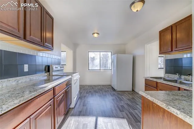 Florence, Colorado 81226, United States, 3 Bedrooms Bedrooms, ,3 BathroomsBathrooms,Residential,Active,70835