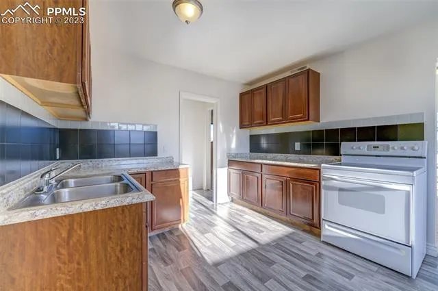 Florence, Colorado 81226, United States, 3 Bedrooms Bedrooms, ,3 BathroomsBathrooms,Residential,Active,70835