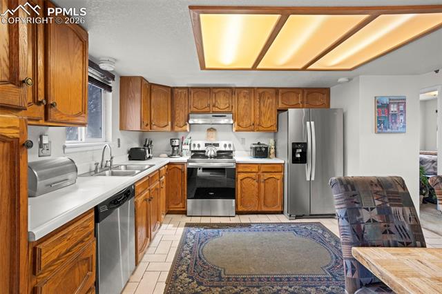 4502 Constitution Avenue