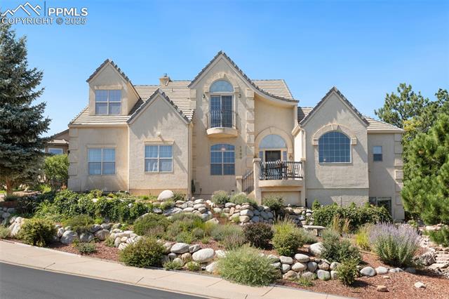 1360 Chartwell View
