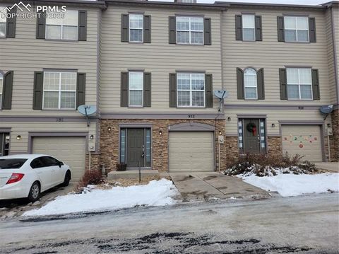 Photo of 932 Burning Bush Point, Monument, CO 80132 (MLS # 7814176)