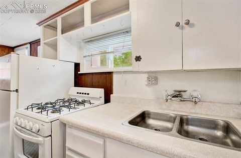 Tiny photo for 527 Canon Avenue, Manitou Springs, CO 80829 (MLS # 1976381)