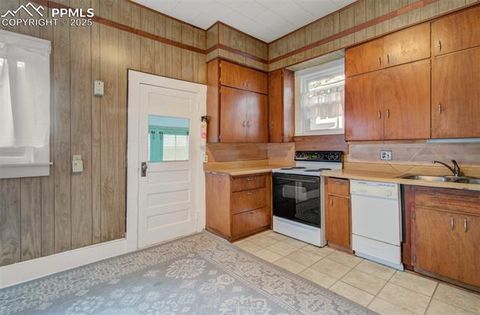 Tiny photo for 527 Canon Avenue, Manitou Springs, CO 80829 (MLS # 1976381)