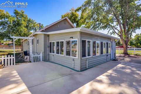 Tiny photo for 401 Dozier Avenue, Canon City, CO 81212 (MLS # 7971490)