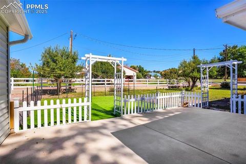 Tiny photo for 401 Dozier Avenue, Canon City, CO 81212 (MLS # 7971490)
