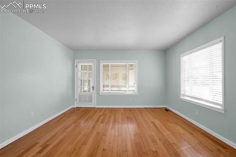 Tiny photo for 401 Dozier Avenue, Canon City, CO 81212 (MLS # 7971490)