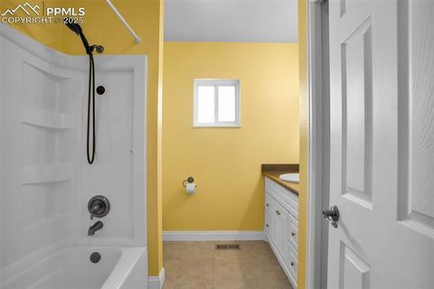 Tiny photo for 401 Dozier Avenue, Canon City, CO 81212 (MLS # 7971490)