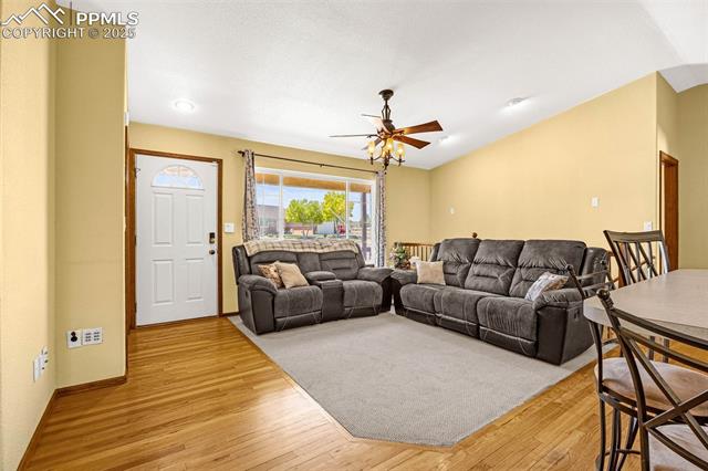1189 W Meadowmoor Drive