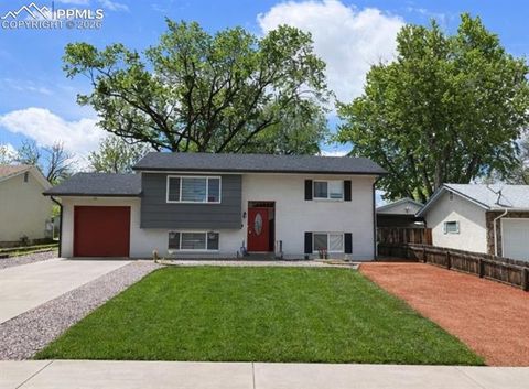 Photo of 2111 Vinewood Lane, Pueblo, CO 81005 (MLS # 7834000)